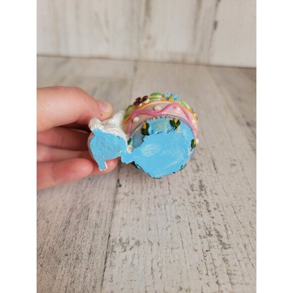 Vintage Easter bunny egg holder flower pattern home decor - Picture 6 of 6